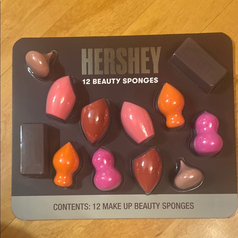 NWT Hershey 12 pack of make-up Beauty Blender Sponges